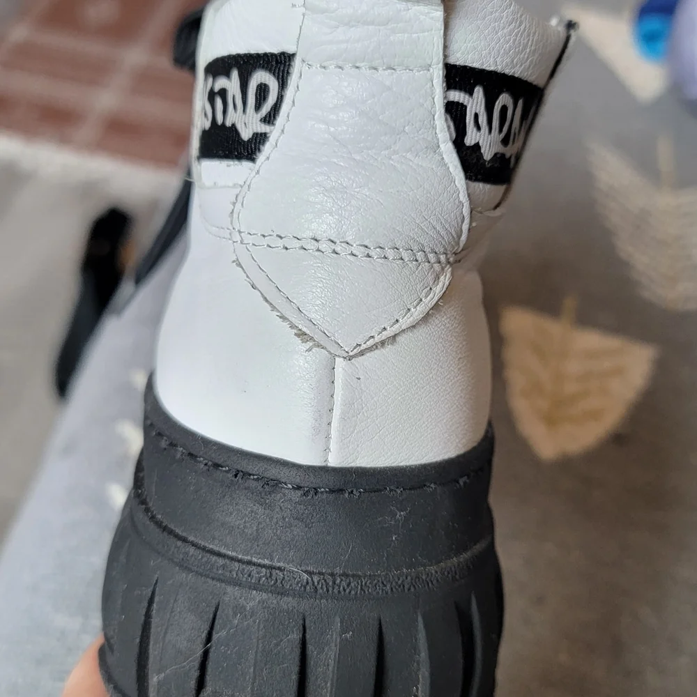 Taranis Women's White and Black Leather Ankle Boots Size 8.5 (39)